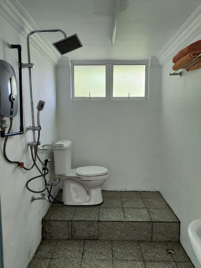 Sunrise Bedrooms And Transit Ранау Экстерьер фото